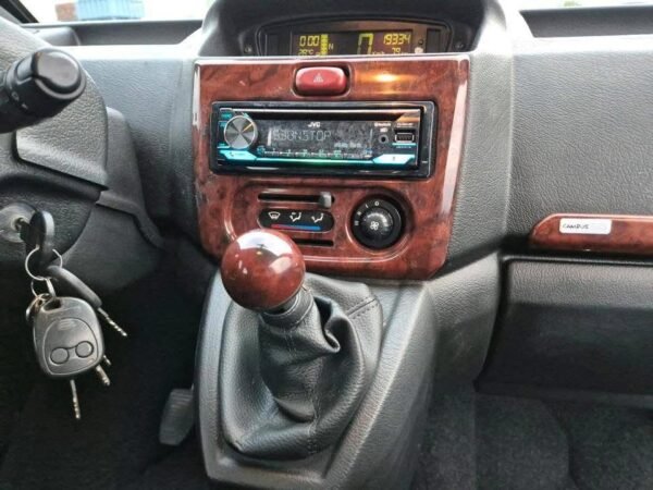 MICROCAR MC2 – Image 9