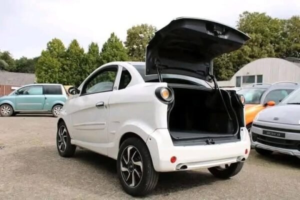 MICROCAR F8c – Image 7