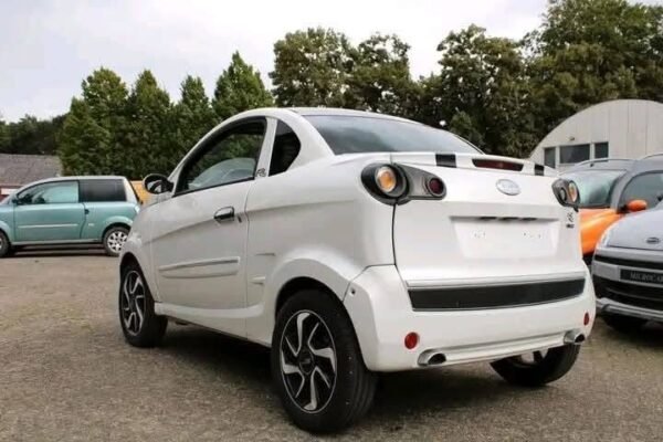 MICROCAR F8c – Image 8